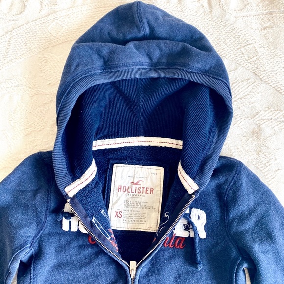 Like-New Hollister Navy Blue Hoodie - Picture 5 of 6